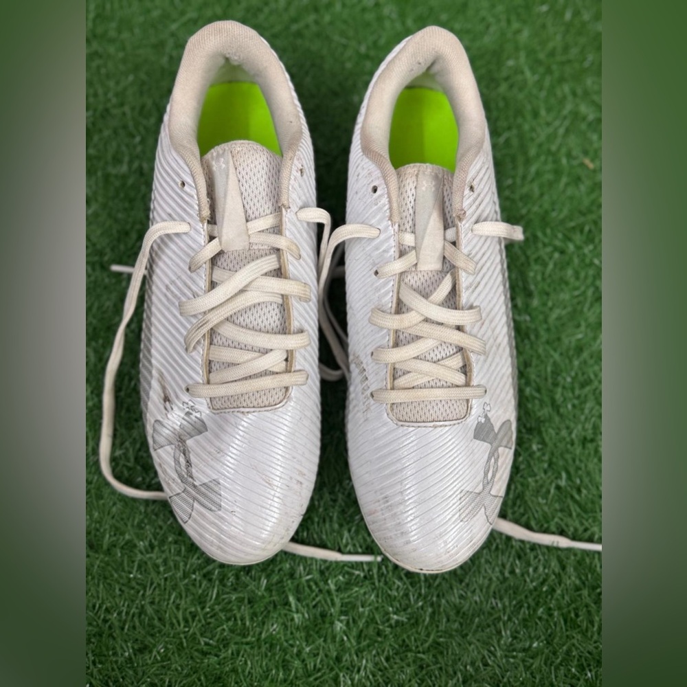 Under Armour White and Gray‎ Cleats Size 7